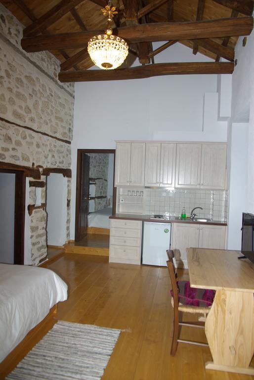 Sabouko Guest House Vyzitsa Exteriör bild